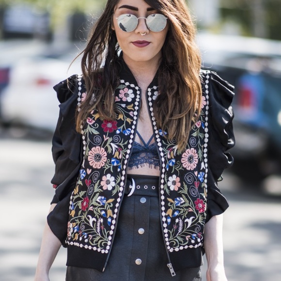 πHPπ Zara Embroidered & Beaded Flowers with Ruffle Sleeve Zip Up Bomber Jacket - Picture 8 of 12